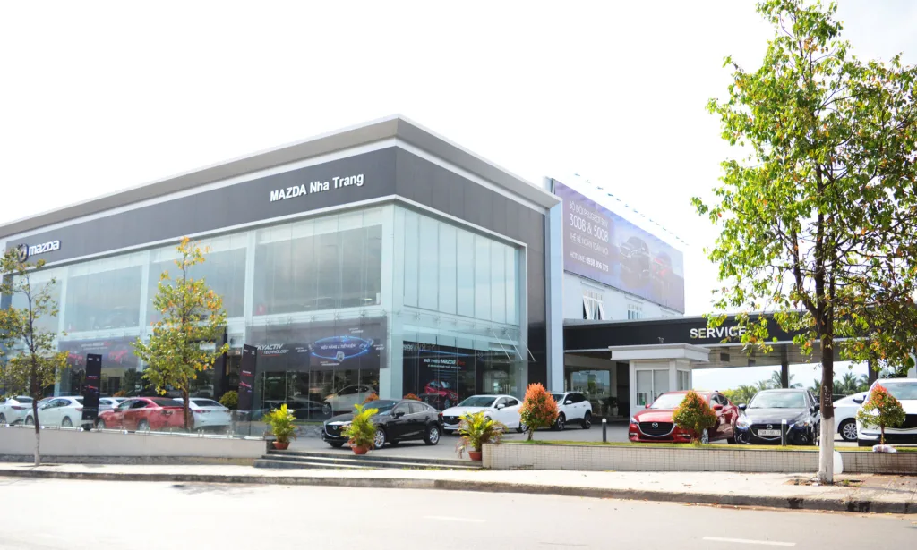 Mặt tiền showroom Mazda